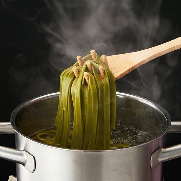 宇治抹茶フェットチーネ 180g 2人前 § 抹茶をパスタで味わう 京都 宇治 抹茶 パスタ デュラム小麦 090809 | 伊藤久右衛門 ...